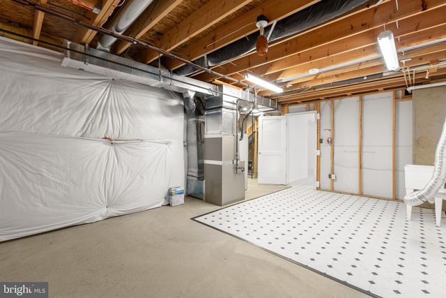 6902 S DEWEY CT, Fredericksburg, VA 22407