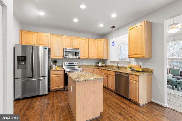 6902 S DEWEY CT, Fredericksburg, VA 22407