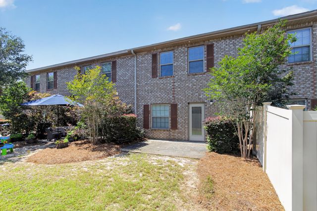 2121 Wilsons Plover Circle, Navarre, FL 32566