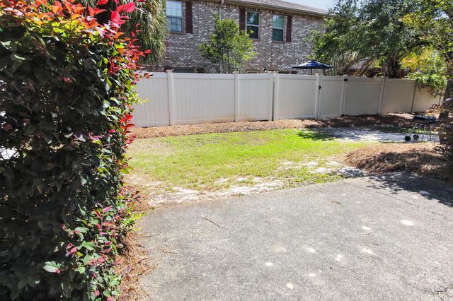 2121 Wilsons Plover Circle, Navarre, FL 32566
