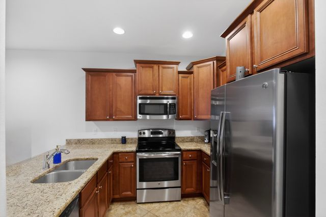 2121 Wilsons Plover Circle, Navarre, FL 32566