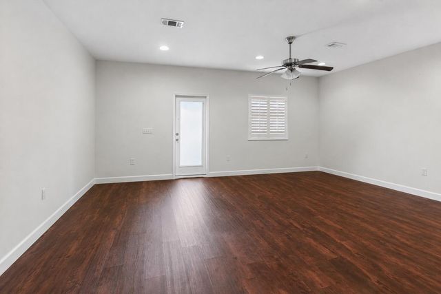 2121 Wilsons Plover Circle, Navarre, FL 32566