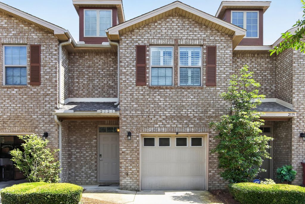 2121 Wilsons Plover Circle, Navarre, FL 32566