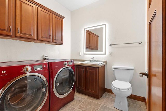 1892 N SUNRISE LANE, Appleton, WI 54913