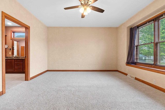 1892 N SUNRISE LANE, Appleton, WI 54913