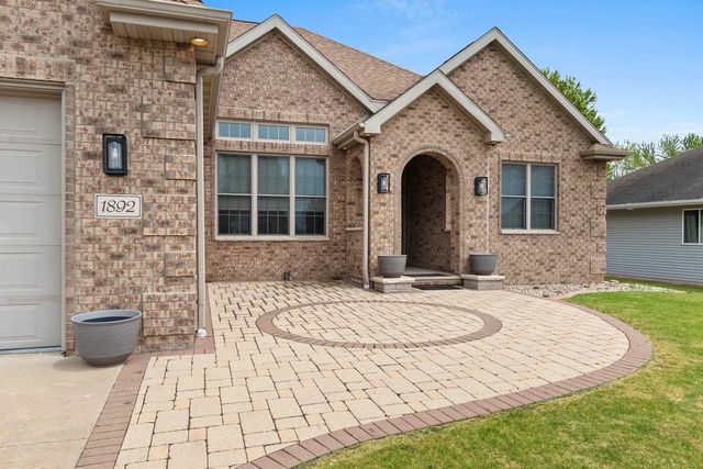 1892 N SUNRISE LANE, Appleton, WI 54913