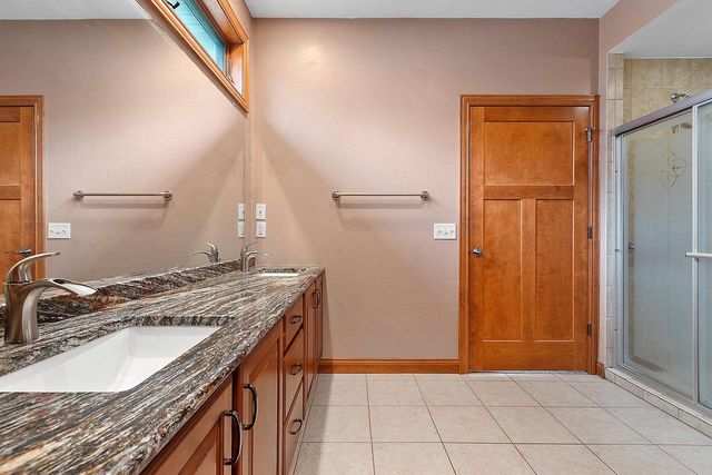 1892 N SUNRISE LANE, Appleton, WI 54913