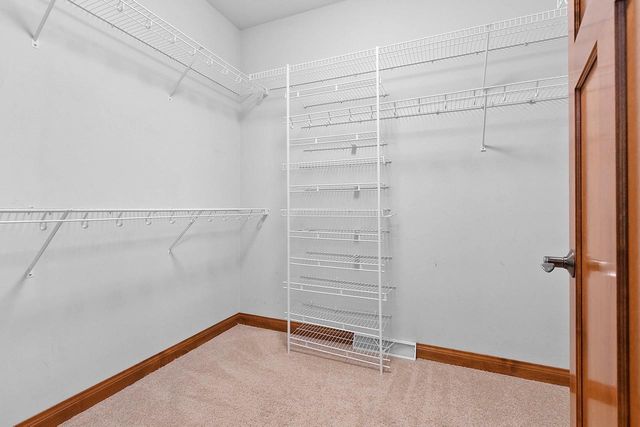 1892 N SUNRISE LANE, Appleton, WI 54913