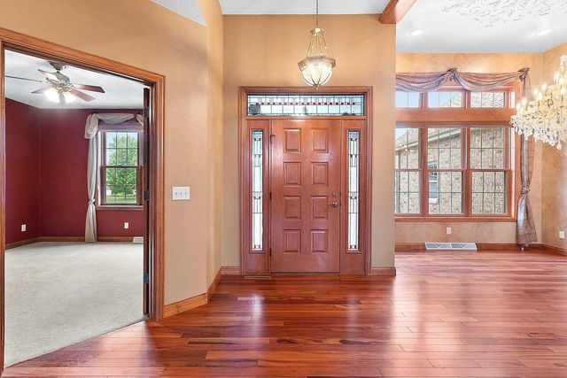 1892 N SUNRISE LANE, Appleton, WI 54913
