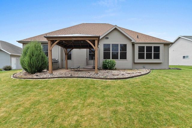 1892 N SUNRISE LANE, Appleton, WI 54913