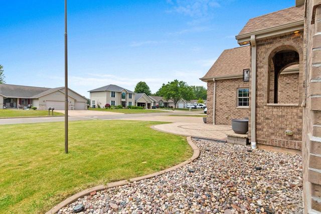 1892 N SUNRISE LANE, Appleton, WI 54913