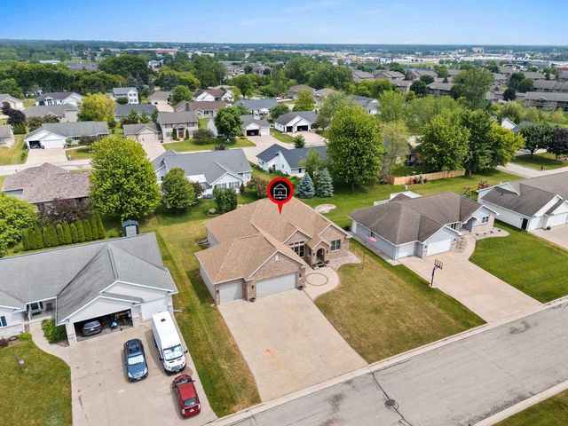 1892 N SUNRISE LANE, Appleton, WI 54913