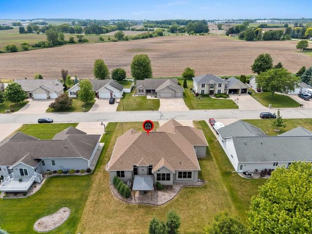 1892 N SUNRISE LANE, Appleton, WI 54913