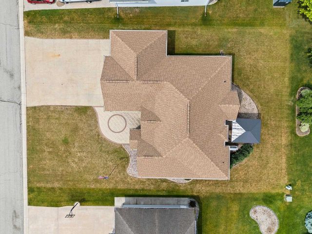 1892 N SUNRISE LANE, Appleton, WI 54913