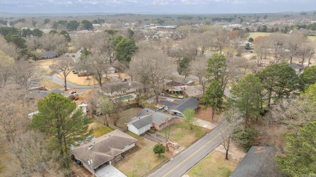 2505 Robinson, Conway, AR 72034