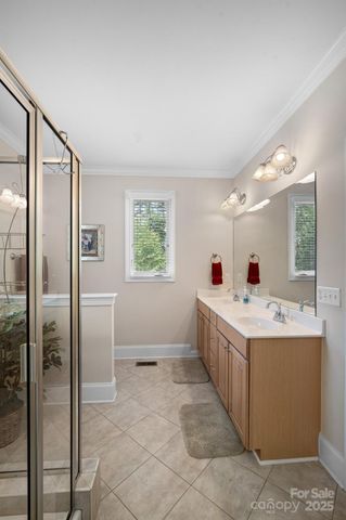 591 Emerald Isle Court, Lexington, NC 27292