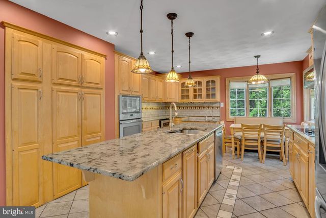 21 LOREE LANE, Shippensburg, PA 17257