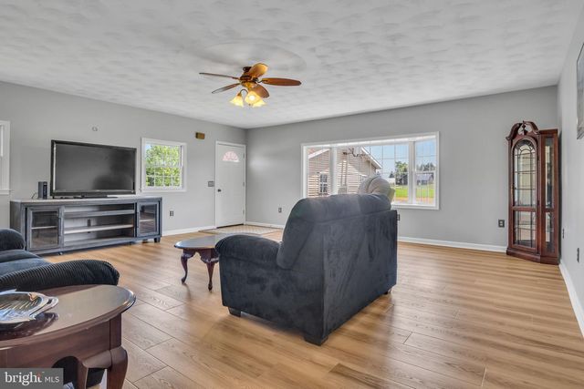21 LOREE LANE, Shippensburg, PA 17257
