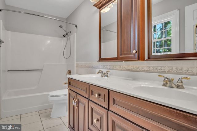 21 LOREE LANE, Shippensburg, PA 17257