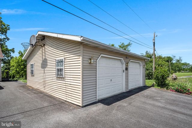 21 LOREE LANE, Shippensburg, PA 17257