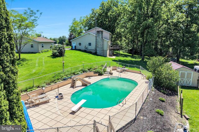 21 LOREE LANE, Shippensburg, PA 17257