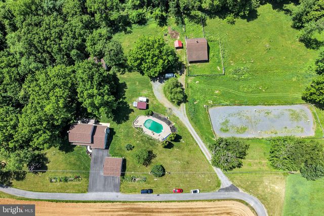 21 LOREE LANE, Shippensburg, PA 17257