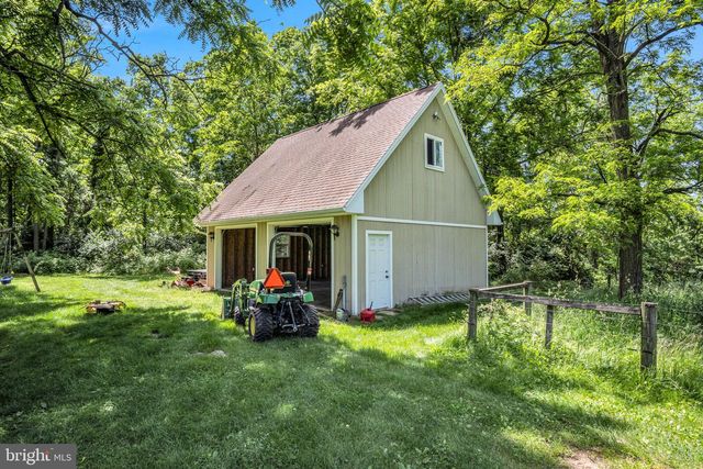 21 LOREE LANE, Shippensburg, PA 17257