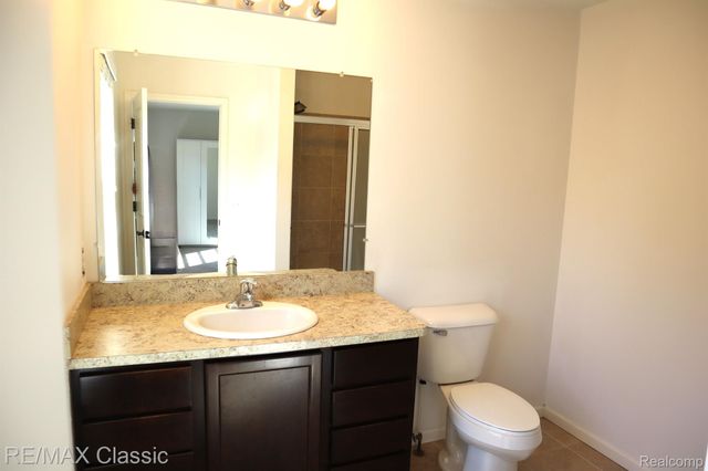28561 Melanie Lane, Novi, MI 48377