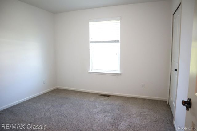 28561 Melanie Lane, Novi, MI 48377