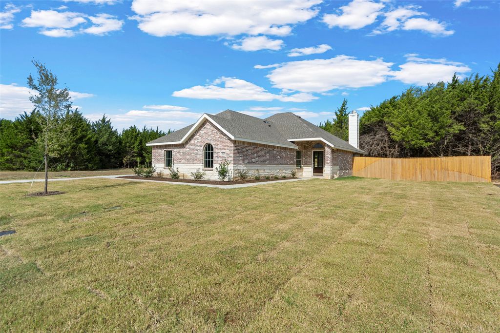 425 WATERCREST Lane, Glenn Heights, TX 75154 — photo 3