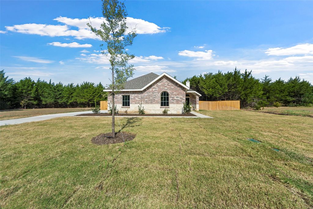 425 WATERCREST Lane, Glenn Heights, TX 75154 — photo 4