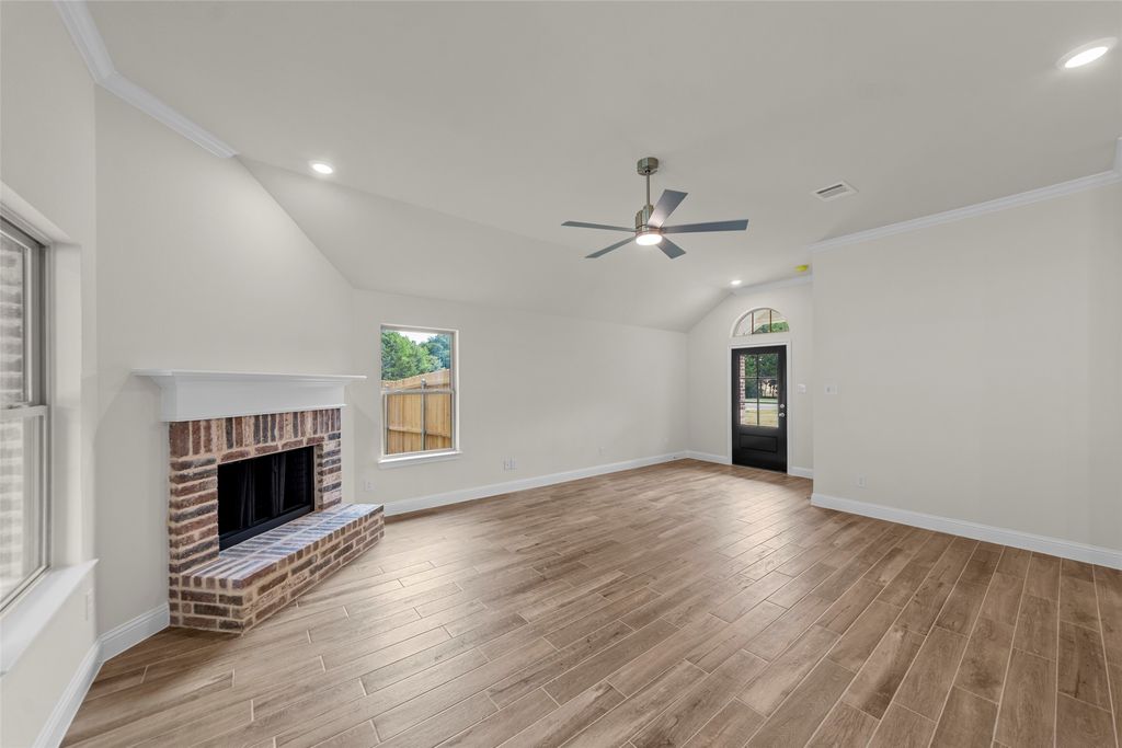 425 WATERCREST Lane, Glenn Heights, TX 75154 — photo 5