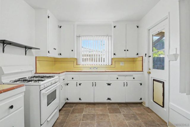 7037 Hillsboro, San Diego, CA 92120