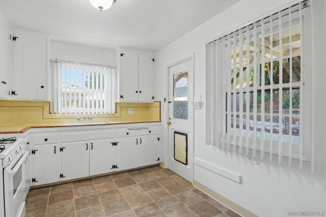 7037 Hillsboro, San Diego, CA 92120