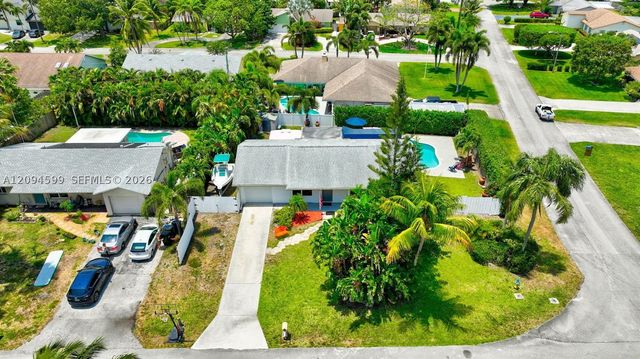 654 Bunting Dr, Delray Beach, FL 33444