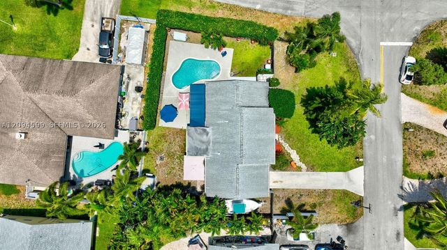 654 Bunting Dr, Delray Beach, FL 33444