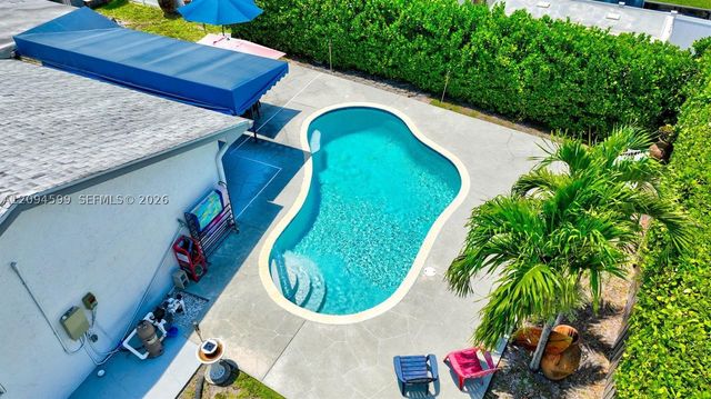 654 Bunting Dr, Delray Beach, FL 33444
