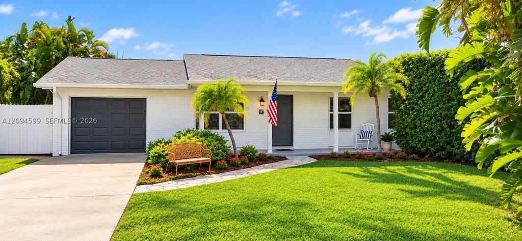 654 Bunting Dr, Delray Beach, FL 33444