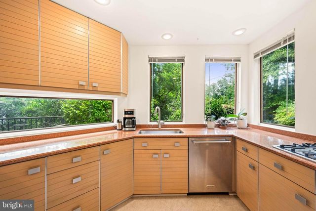 2908 ARGYLE DR, Alexandria, VA 22305