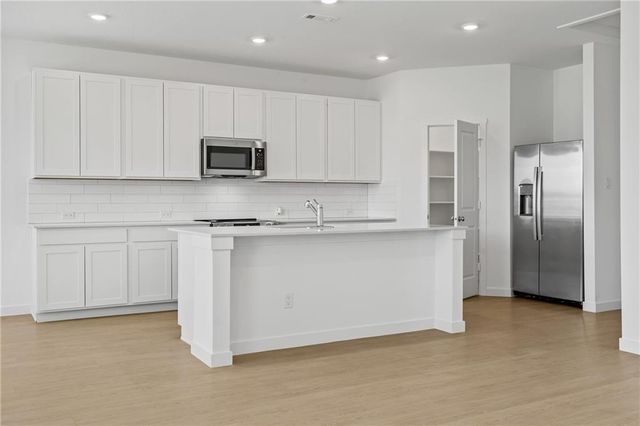 22535 W 214th Street, Spring Hill, KS 66083