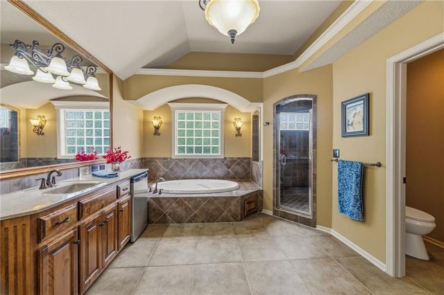 21020 W 81st Place, Lenexa, KS 66220