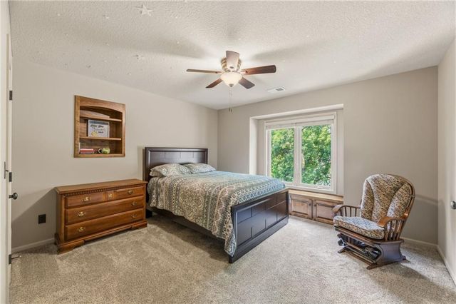 21020 W 81st Place, Lenexa, KS 66220