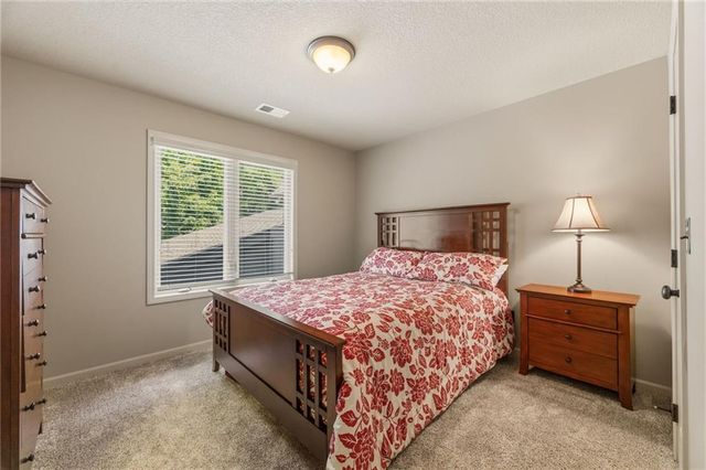 21020 W 81st Place, Lenexa, KS 66220