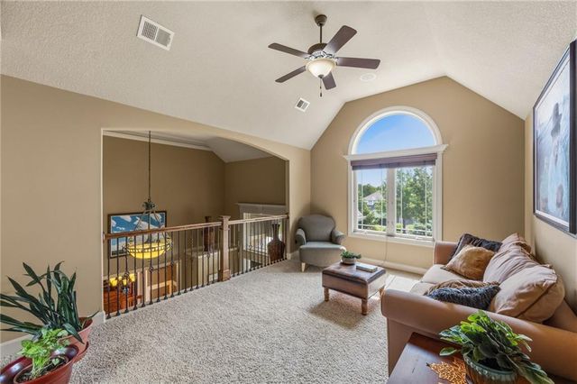 21020 W 81st Place, Lenexa, KS 66220