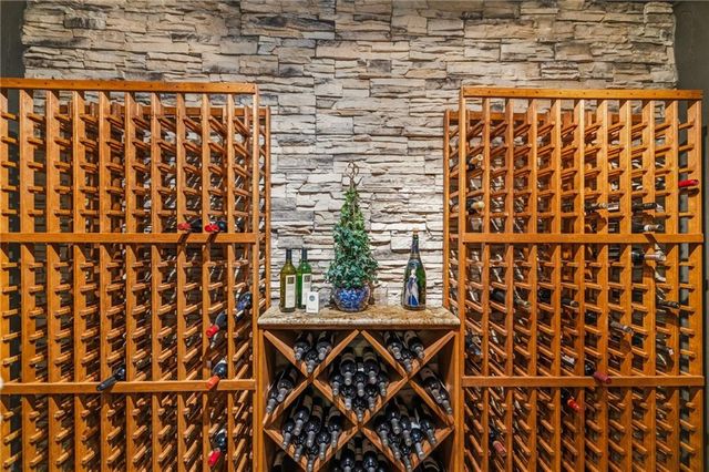 21020 W 81st Place, Lenexa, KS 66220