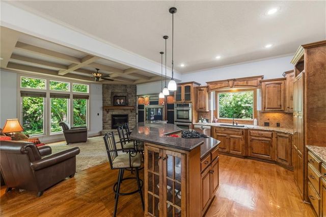 21020 W 81st Place, Lenexa, KS 66220