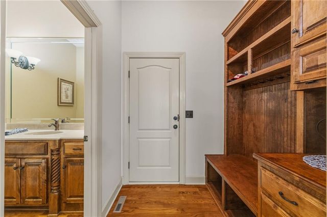 21020 W 81st Place, Lenexa, KS 66220