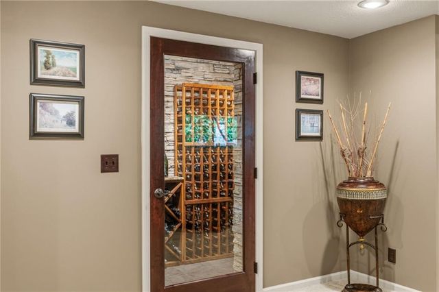 21020 W 81st Place, Lenexa, KS 66220