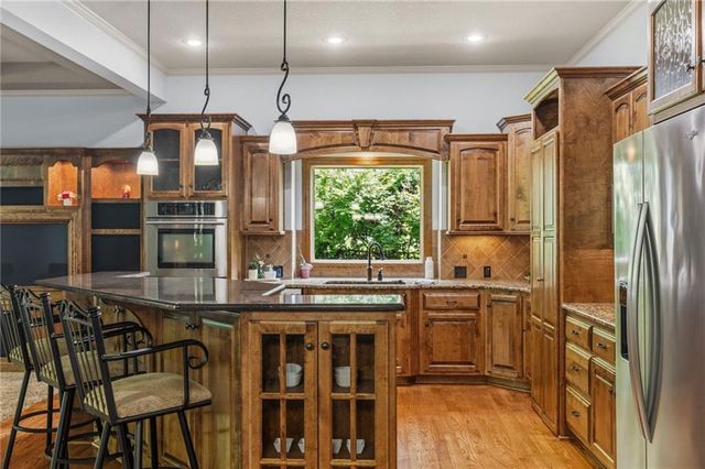 21020 W 81st Place, Lenexa, KS 66220