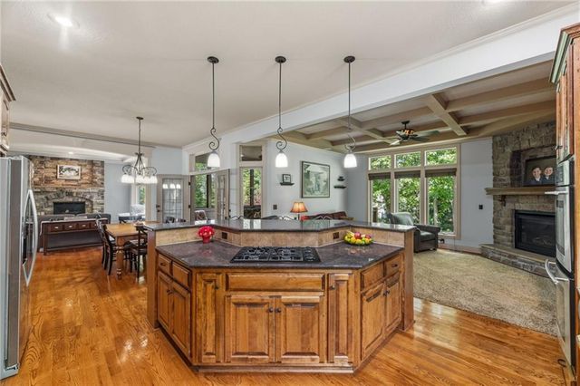 21020 W 81st Place, Lenexa, KS 66220
